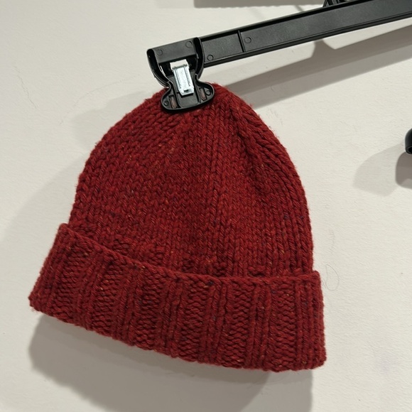 Vintage Bloomingdale’s cranberry Red Knit wool nylon Scarf and Beanie Set - Picture 6 of 7